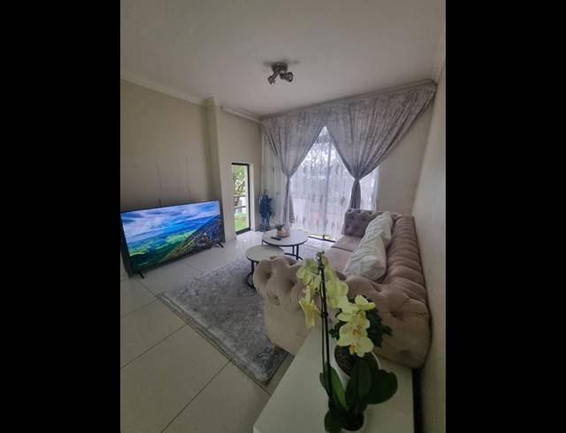 2 BEDROOM APARTMENT FOR SALE IN UMHLANGA RIDGE